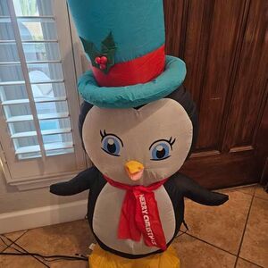 Blow-Up Christmas Penguin 48"